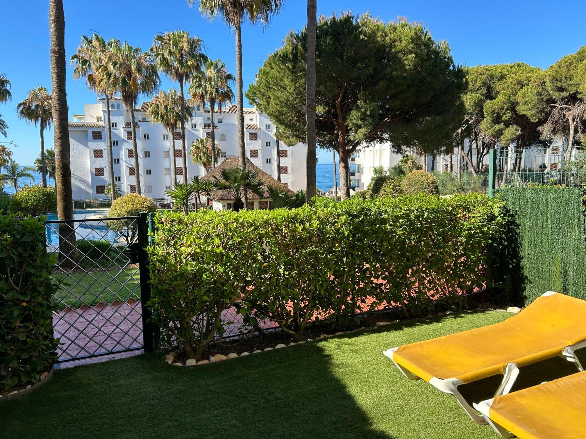 Mi Capricho, Beachfront, Grownfloor, Private Garden & Terrace Sitio de Calahonda 外观 照片